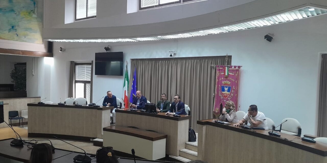 Assemblea a Crotone sulla vertenza Tis