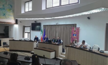 Assemblea a Crotone sulla vertenza Tis